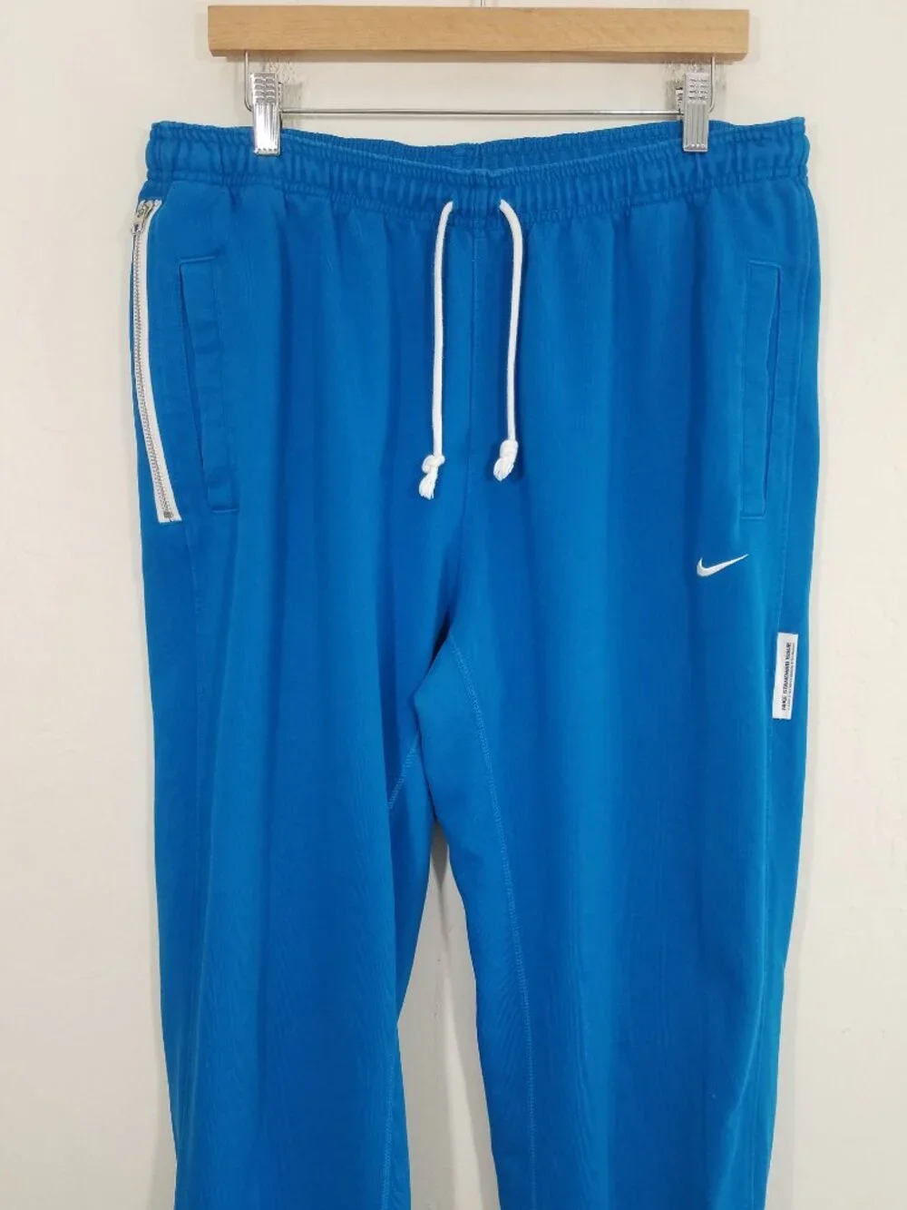 EUC Nike Standard Issue Classic Style Modern Performance Dri-Fit Jogger Pants XL